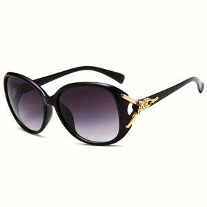 ⭐️NWT Black with Gold Fashion Women's Sunglasses